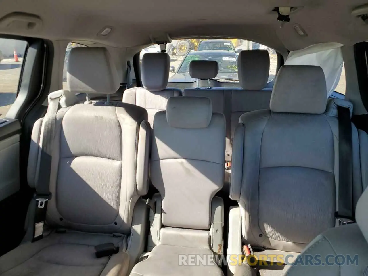 10 Photograph of a damaged car 5FNRL6H52KB122784 HONDA All Models 2019