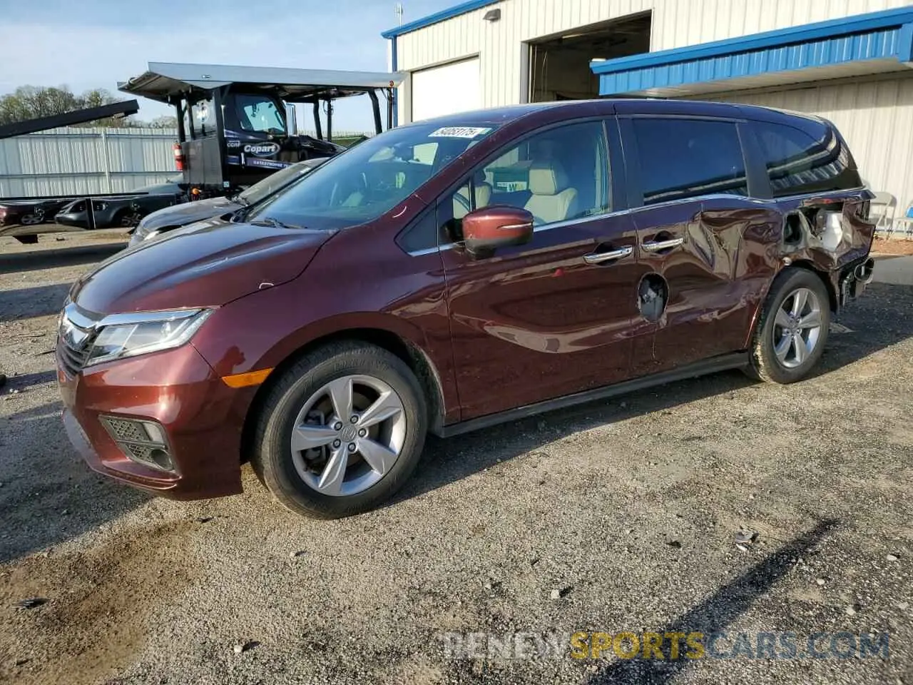 1 Photograph of a damaged car 5FNRL6H54KB033752 HONDA All Models 2019
