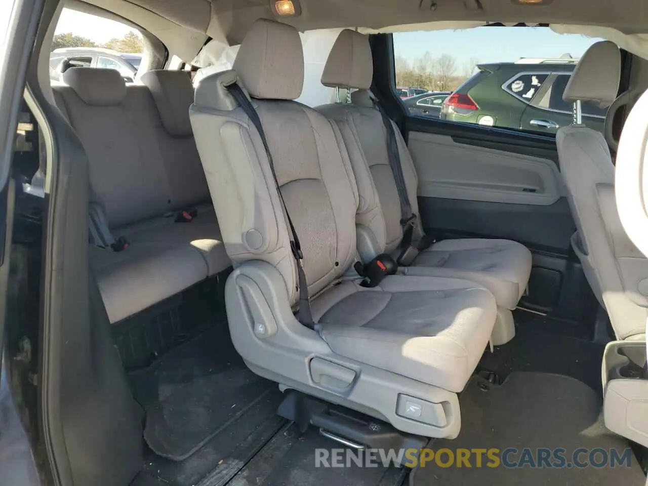 11 Photograph of a damaged car 5FNRL6H55KB083253 HONDA All Models 2019