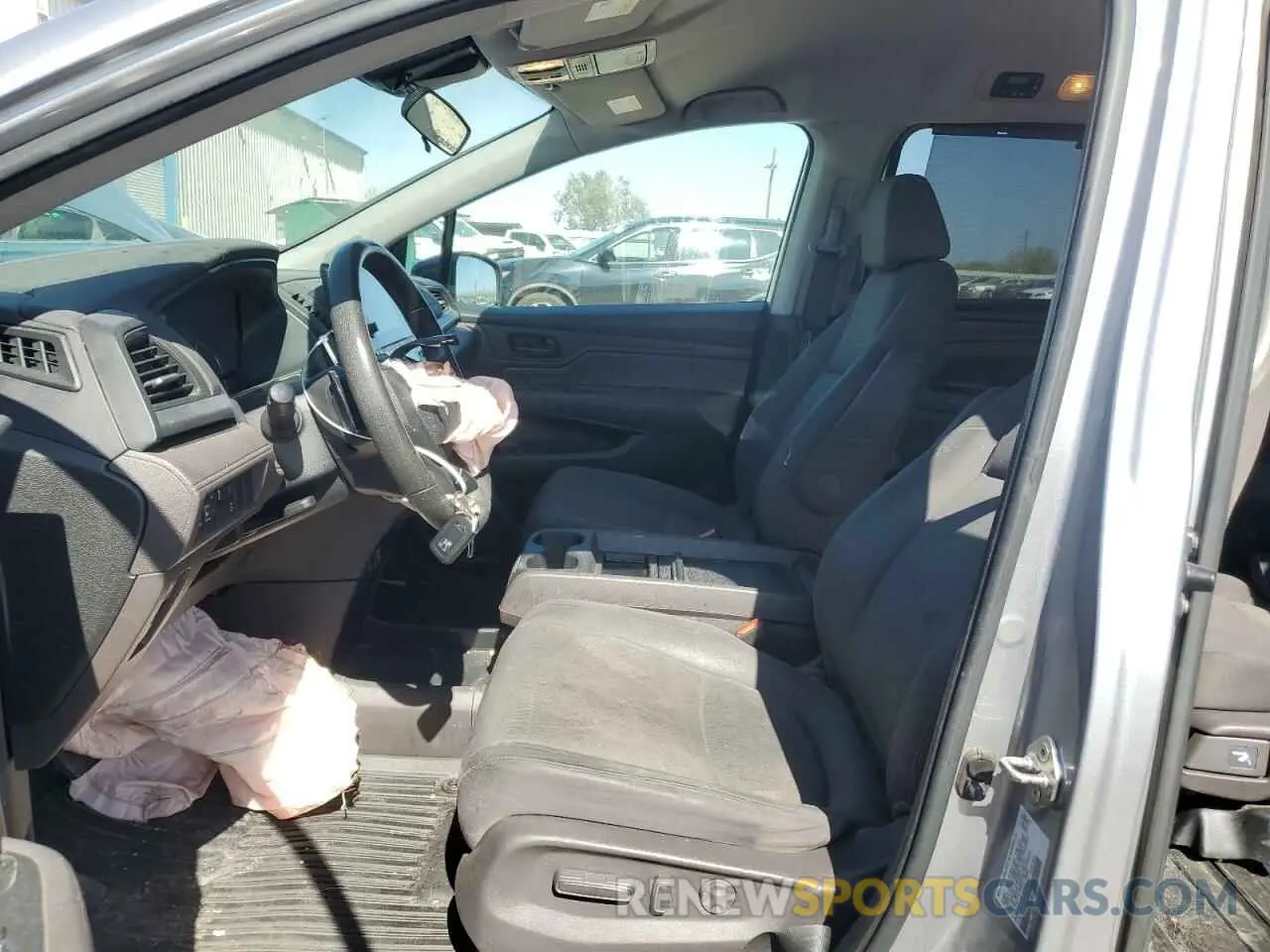 7 Photograph of a damaged car 5FNRL6H56KB053887 HONDA All Models 2019