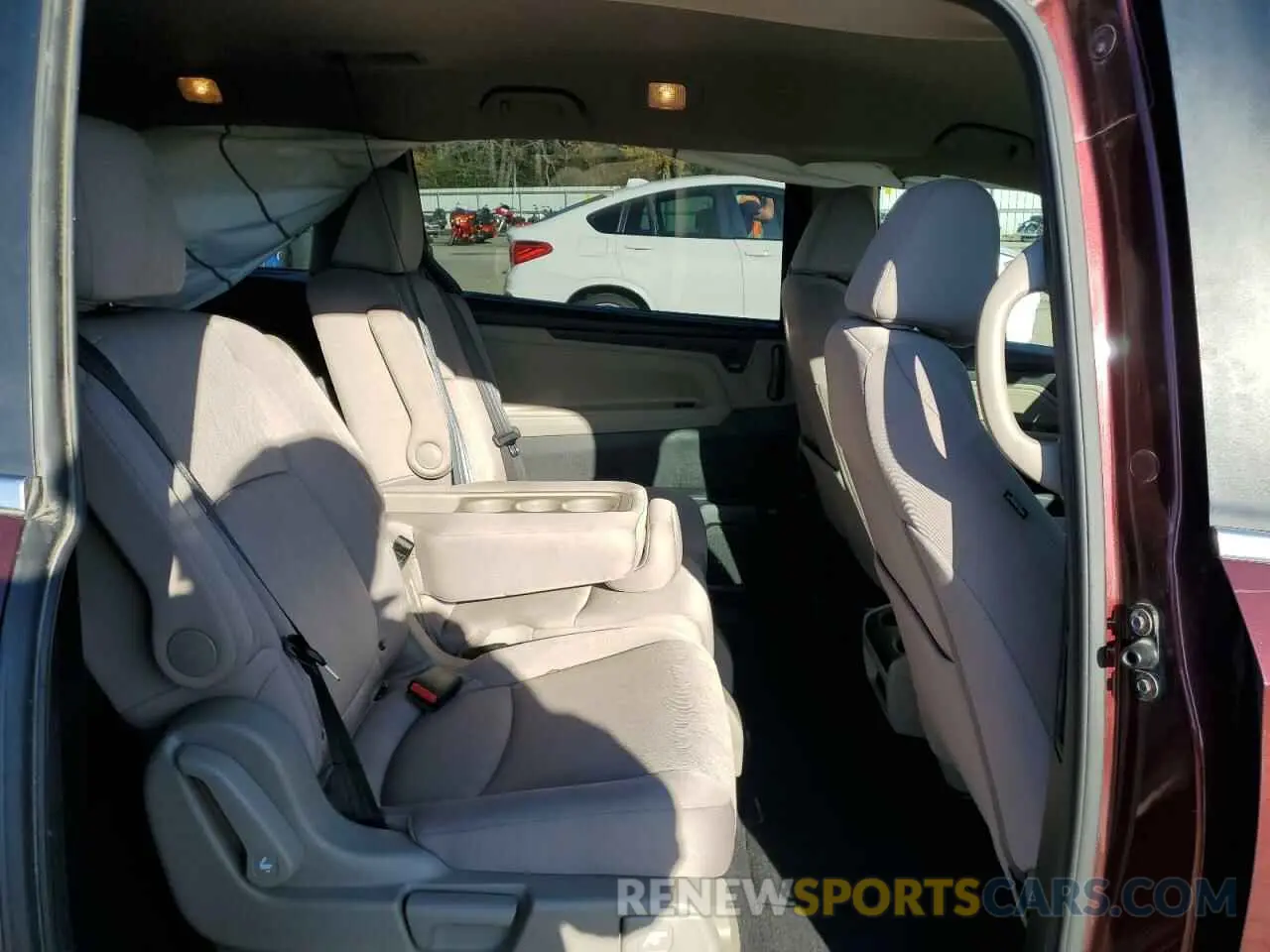 11 Photograph of a damaged car 5FNRL6H57KB087417 HONDA All Models 2019
