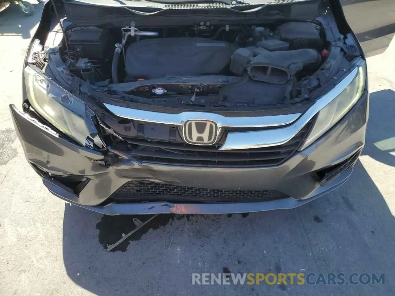 12 Photograph of a damaged car 5FNRL6H5XKB102542 HONDA All Models 2019