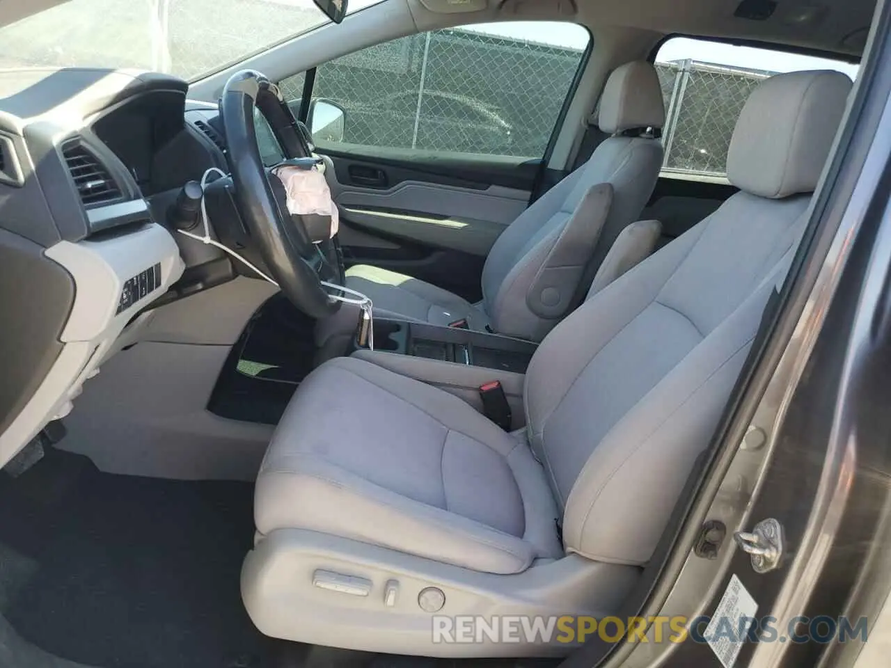 7 Photograph of a damaged car 5FNRL6H5XKB102542 HONDA All Models 2019