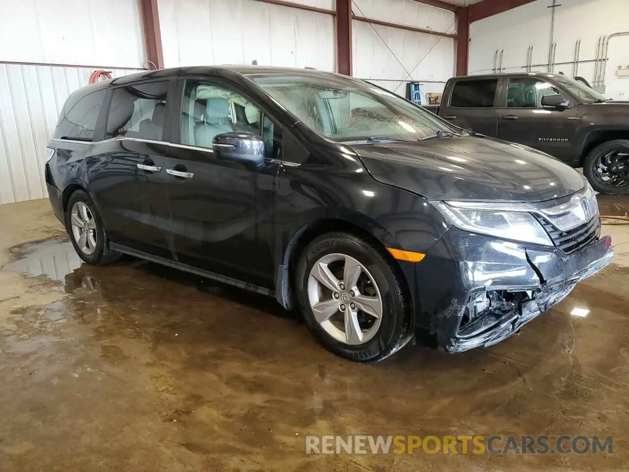 4 Photograph of a damaged car 5FNRL6H70KB016433 HONDA All Models 2019