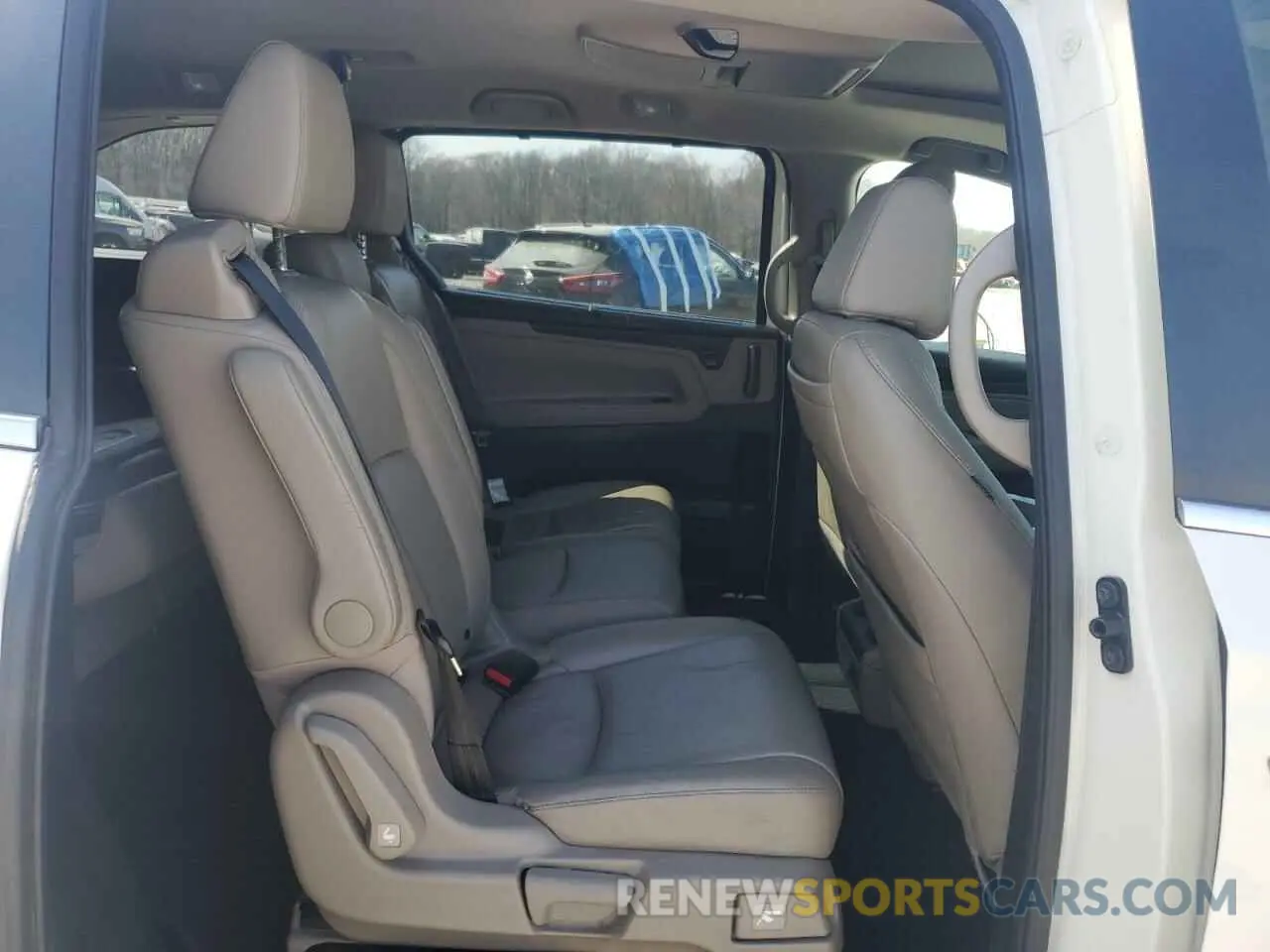 12 Photograph of a damaged car 5FNRL6H70KB099491 HONDA All Models 2019