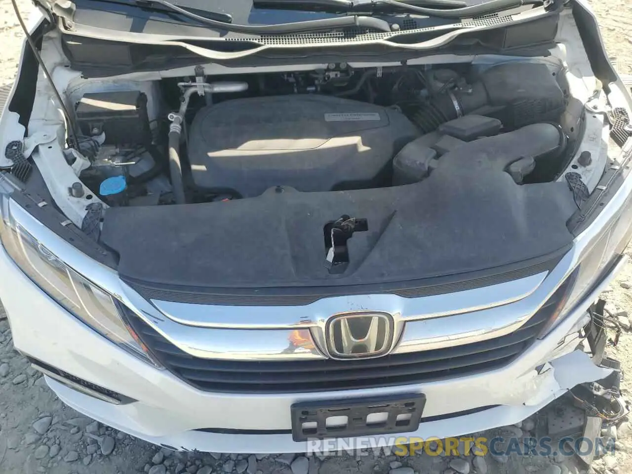 14 Photograph of a damaged car 5FNRL6H70KB099491 HONDA All Models 2019