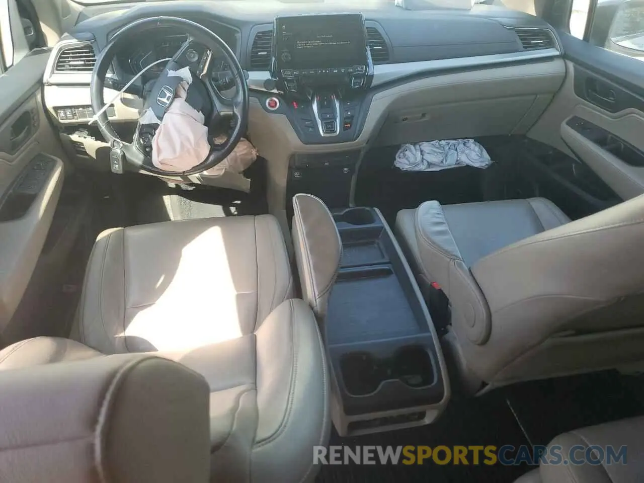8 Photograph of a damaged car 5FNRL6H70KB099491 HONDA All Models 2019