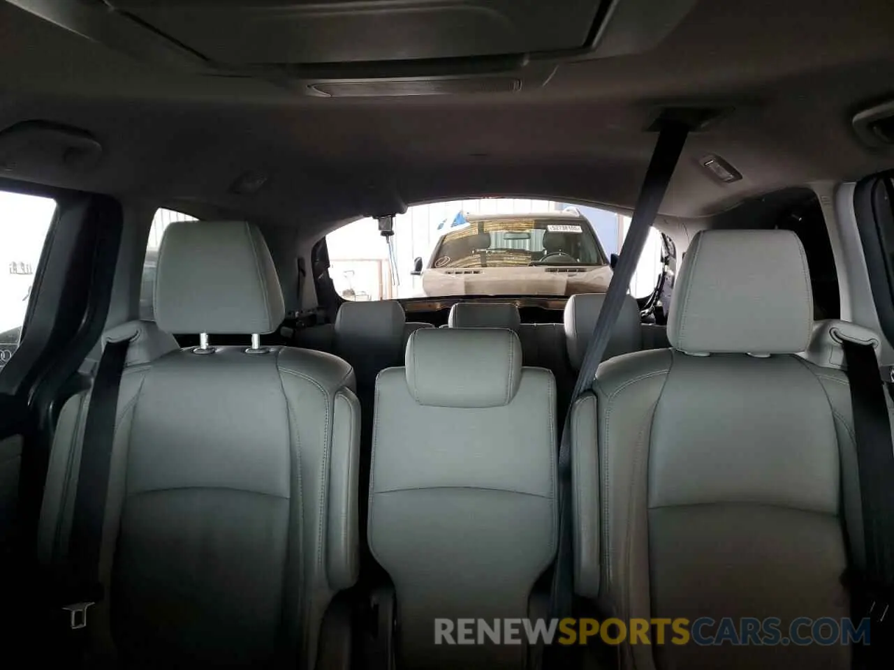 10 Photograph of a damaged car 5FNRL6H70KB102745 HONDA All Models 2019