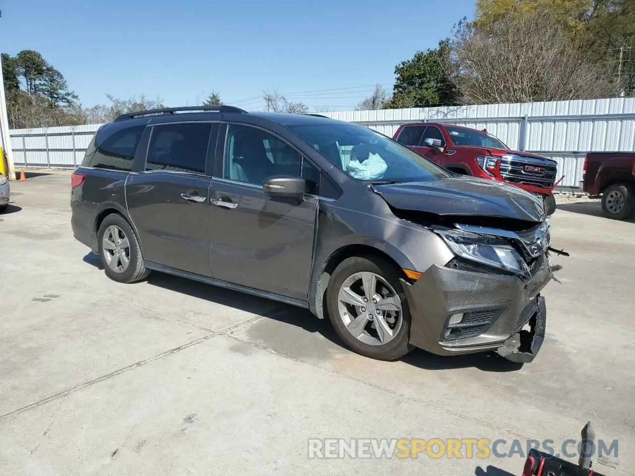 4 Photograph of a damaged car 5FNRL6H70KB108058 HONDA All Models 2019