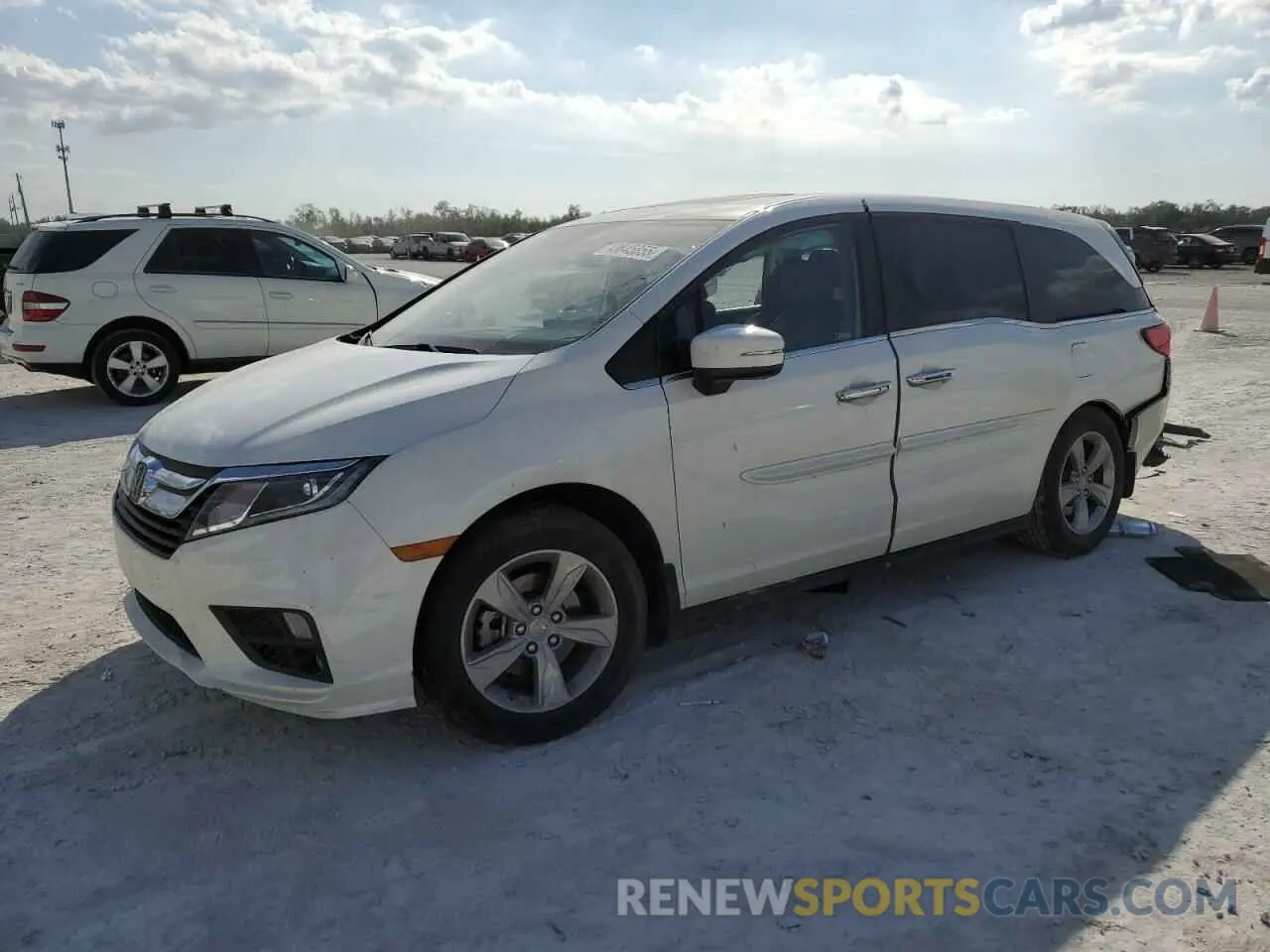 1 Photograph of a damaged car 5FNRL6H71KB004176 HONDA All Models 2019