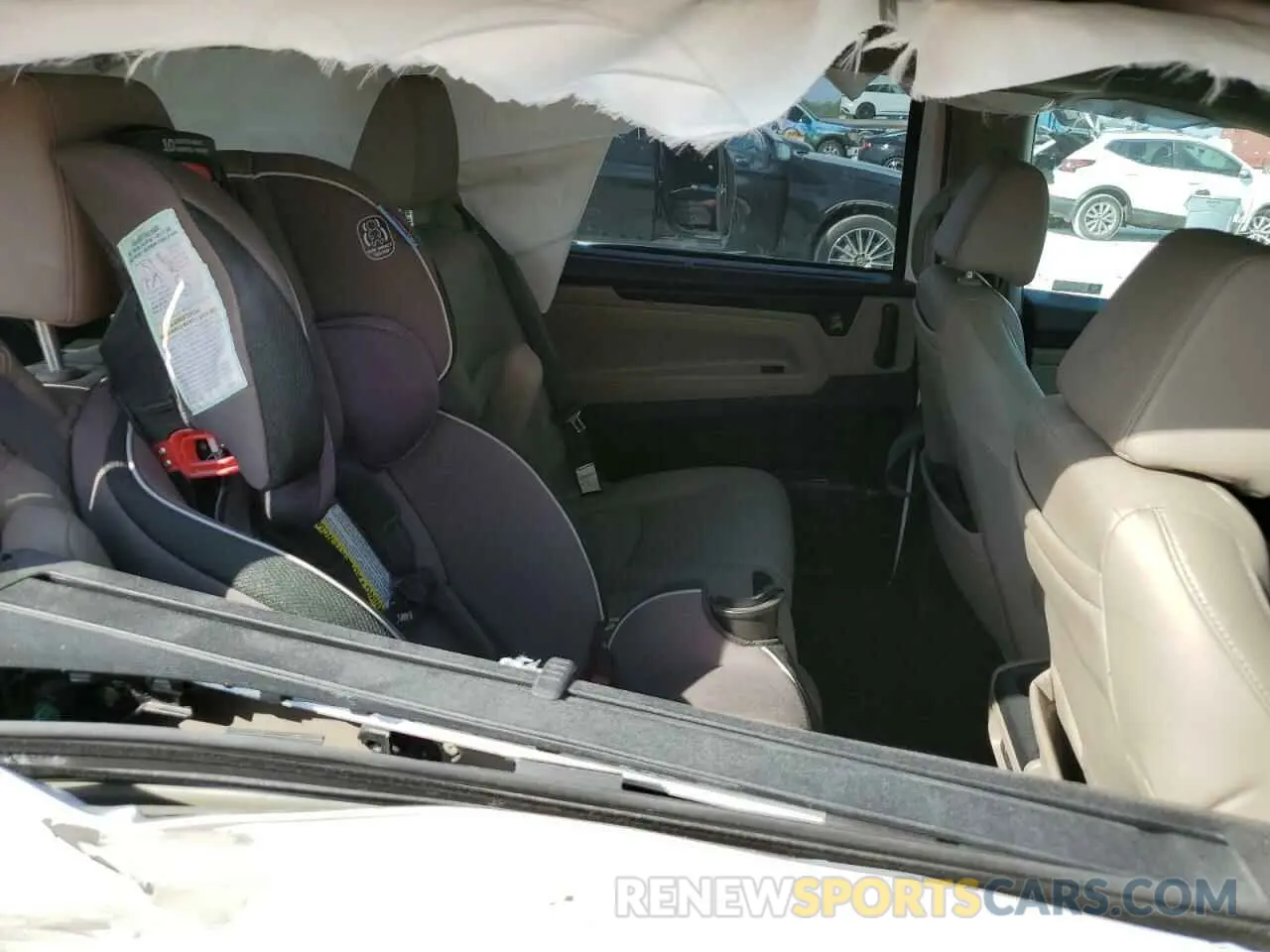 11 Photograph of a damaged car 5FNRL6H71KB004176 HONDA All Models 2019