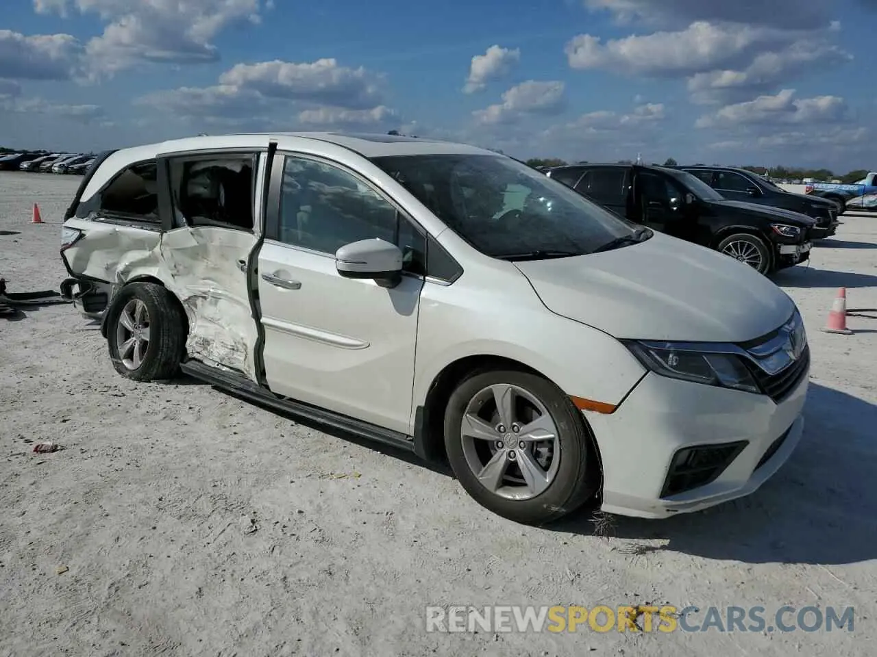 4 Photograph of a damaged car 5FNRL6H71KB004176 HONDA All Models 2019