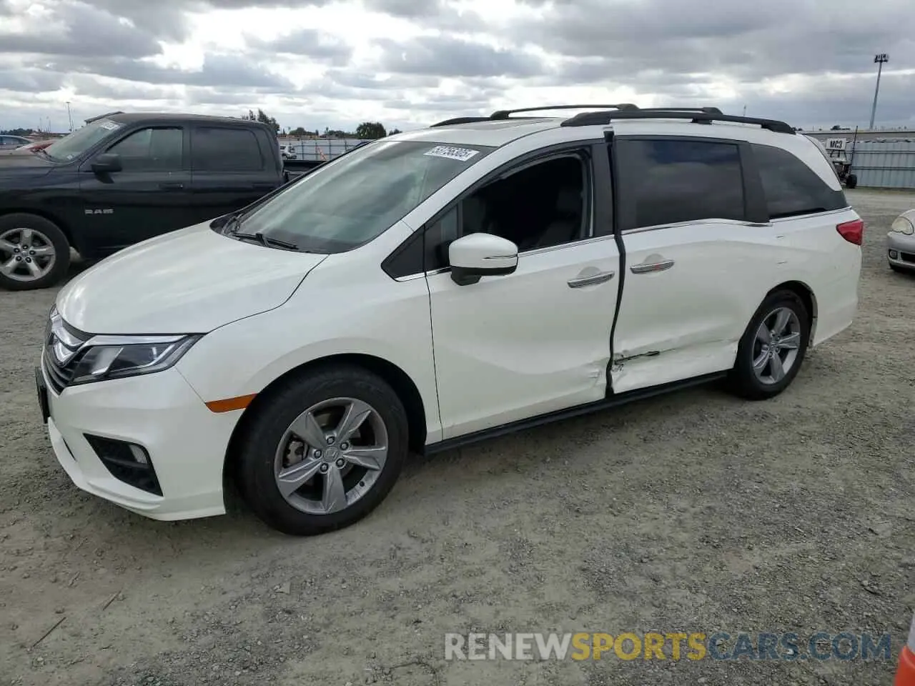 1 Photograph of a damaged car 5FNRL6H71KB009071 HONDA All Models 2019