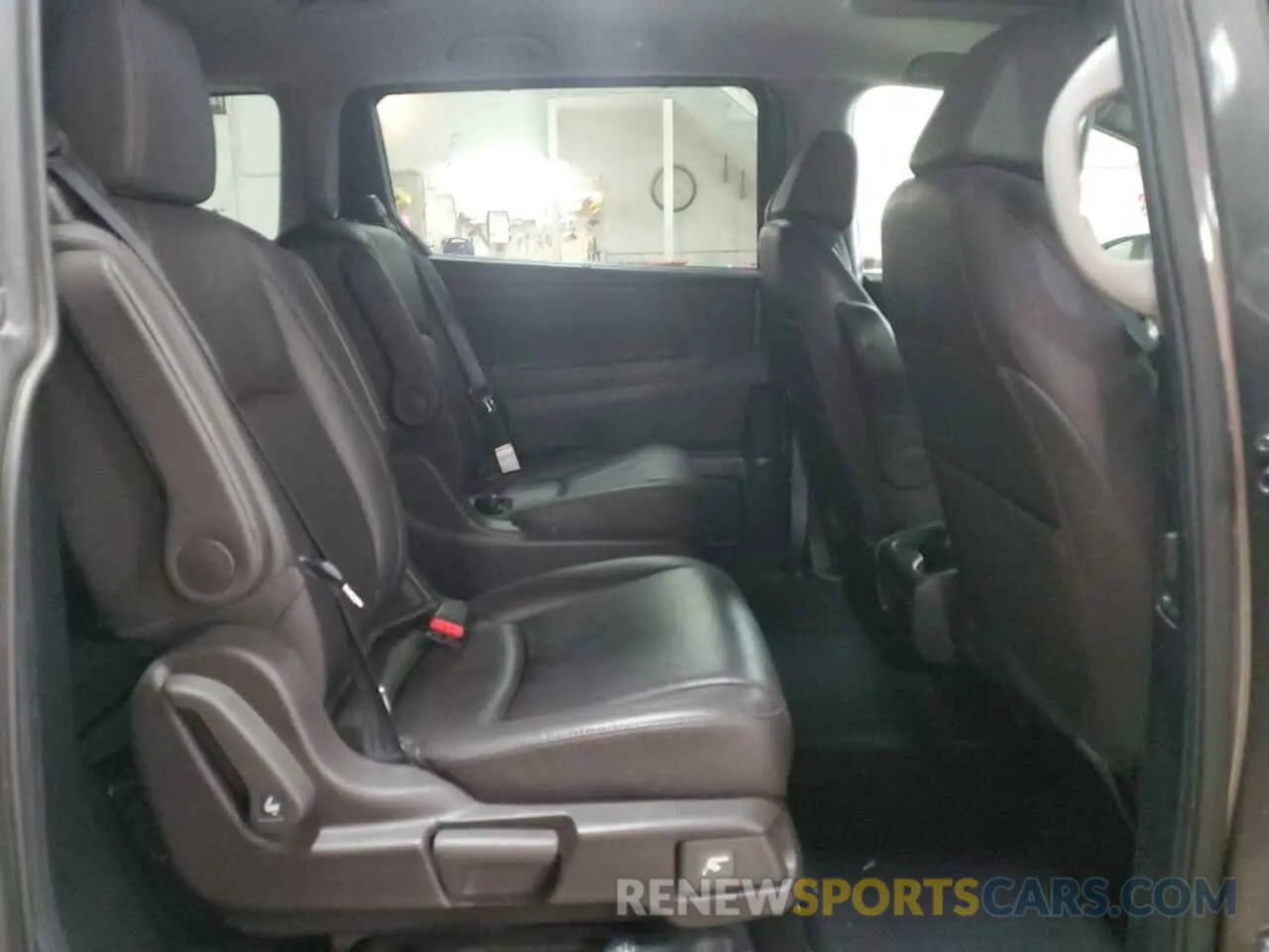 11 Photograph of a damaged car 5FNRL6H71KB054365 HONDA All Models 2019