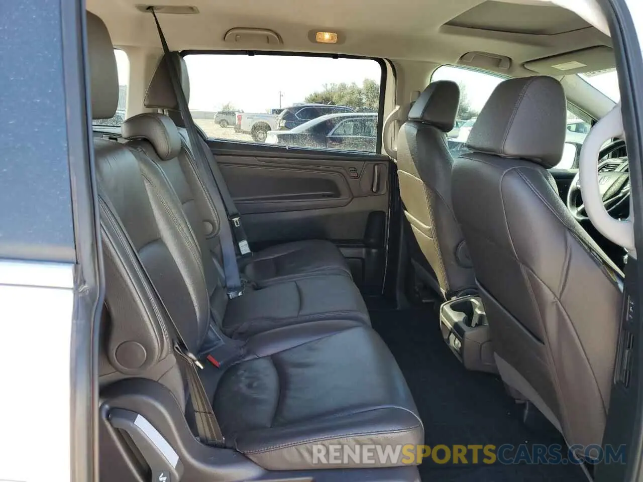 12 Photograph of a damaged car 5FNRL6H71KB071098 HONDA All Models 2019