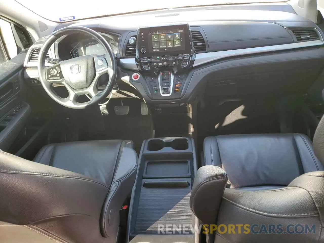 8 Photograph of a damaged car 5FNRL6H71KB071098 HONDA All Models 2019