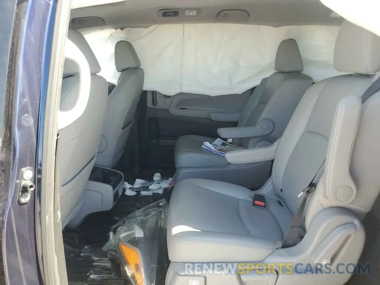11 Photograph of a damaged car 5FNRL6H71KB136550 HONDA All Models 2019