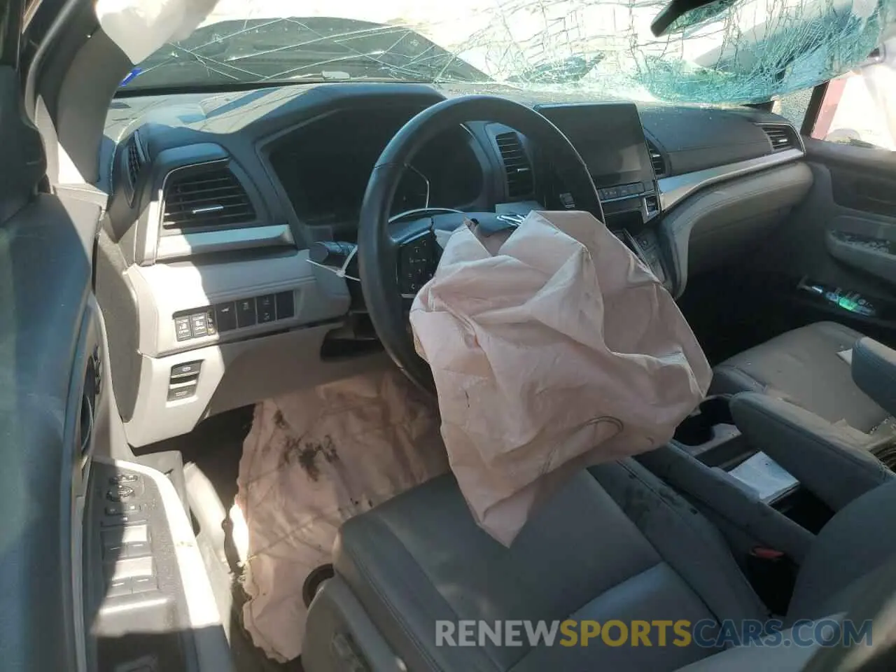 8 Photograph of a damaged car 5FNRL6H71KB136550 HONDA All Models 2019