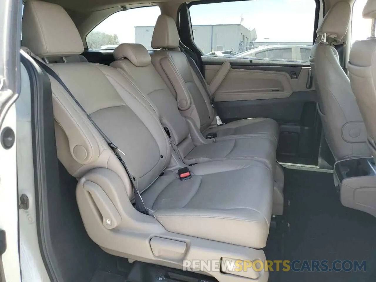 11 Photograph of a damaged car 5FNRL6H72KB006714 HONDA All Models 2019
