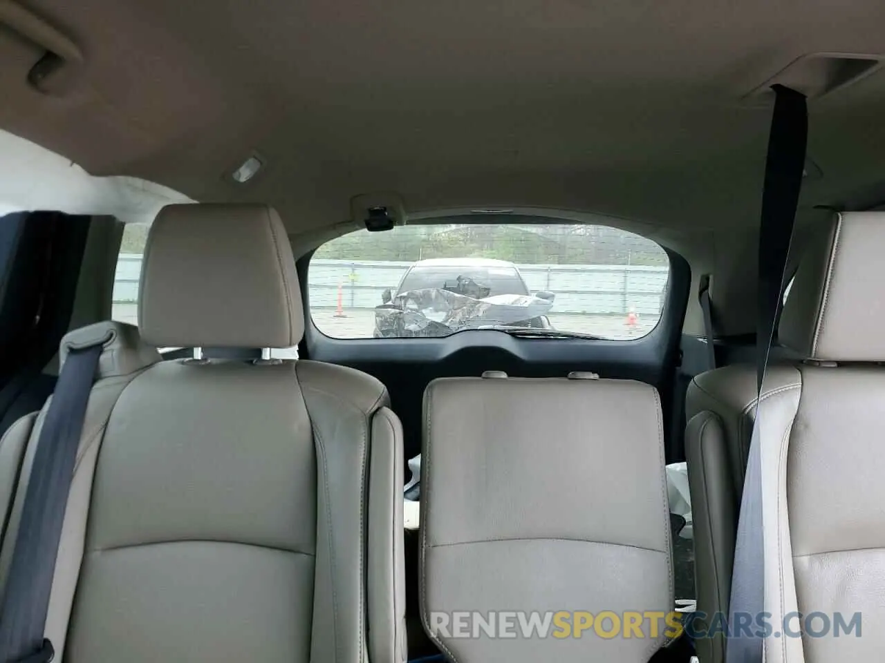 10 Photograph of a damaged car 5FNRL6H72KB044895 HONDA All Models 2019