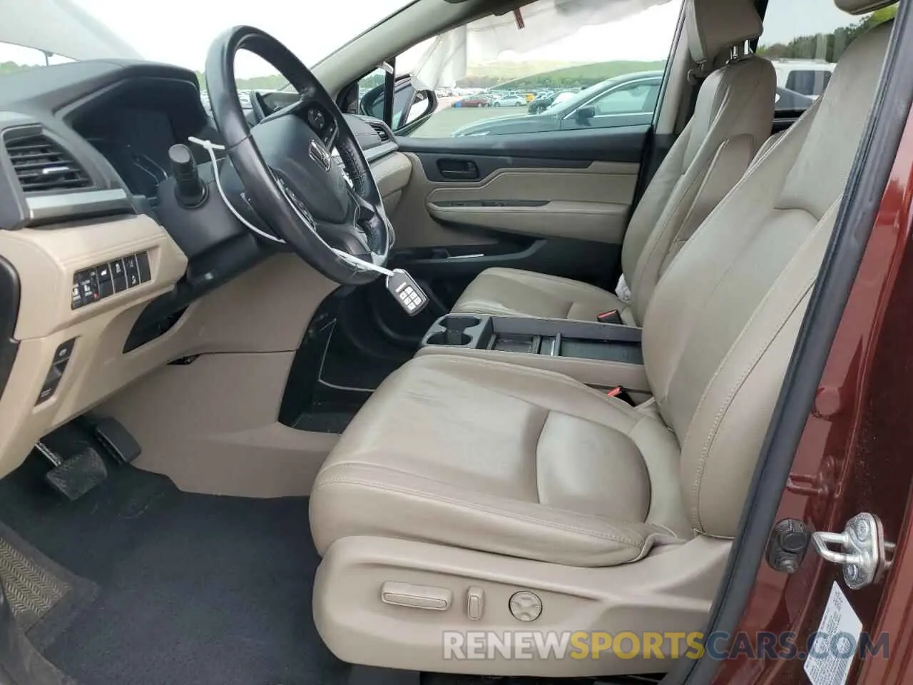 7 Photograph of a damaged car 5FNRL6H72KB044895 HONDA All Models 2019
