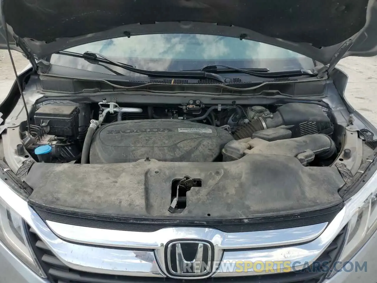 12 Photograph of a damaged car 5FNRL6H72KB132832 HONDA All Models 2019