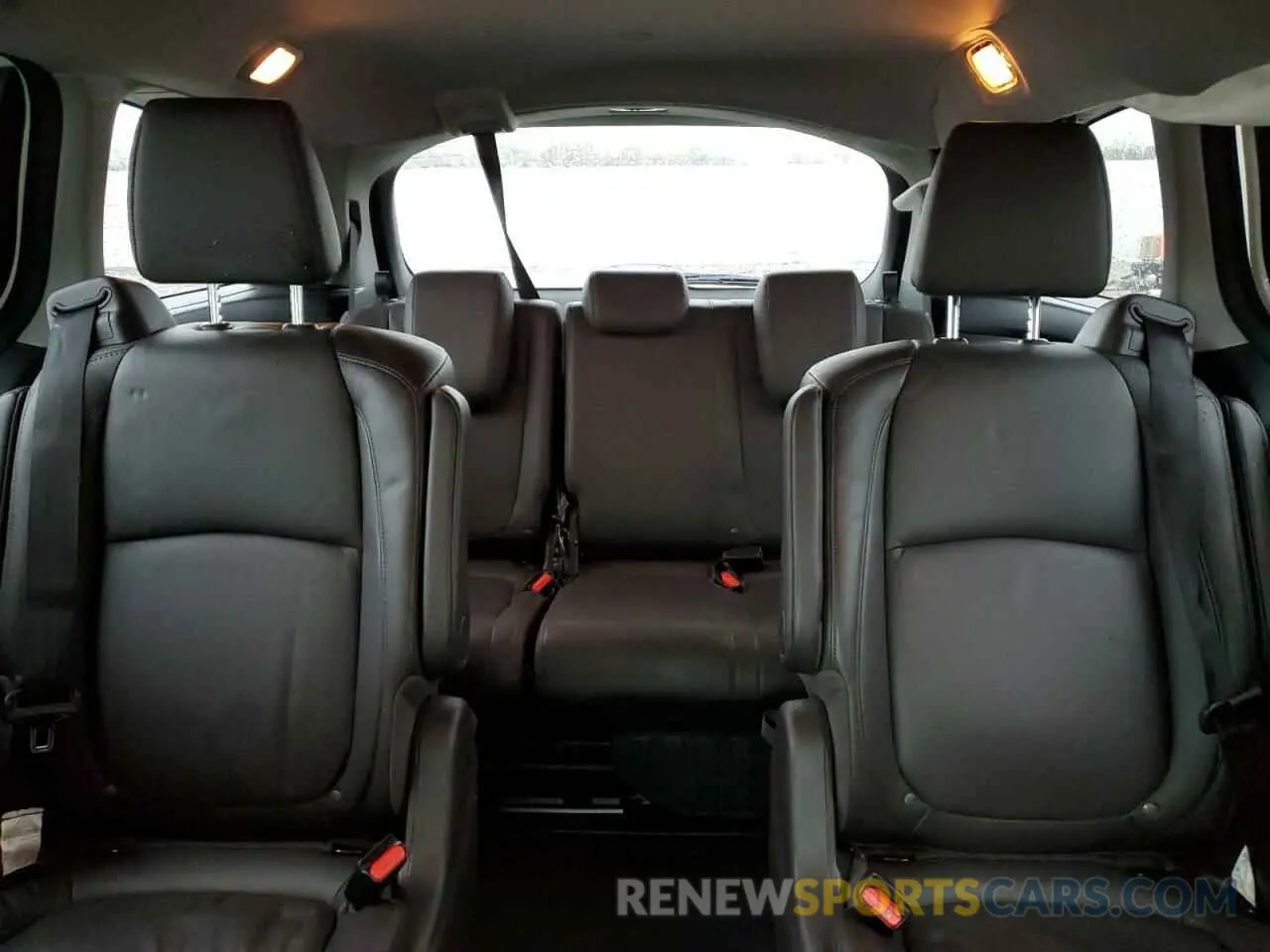 10 Photograph of a damaged car 5FNRL6H73KB057624 HONDA All Models 2019