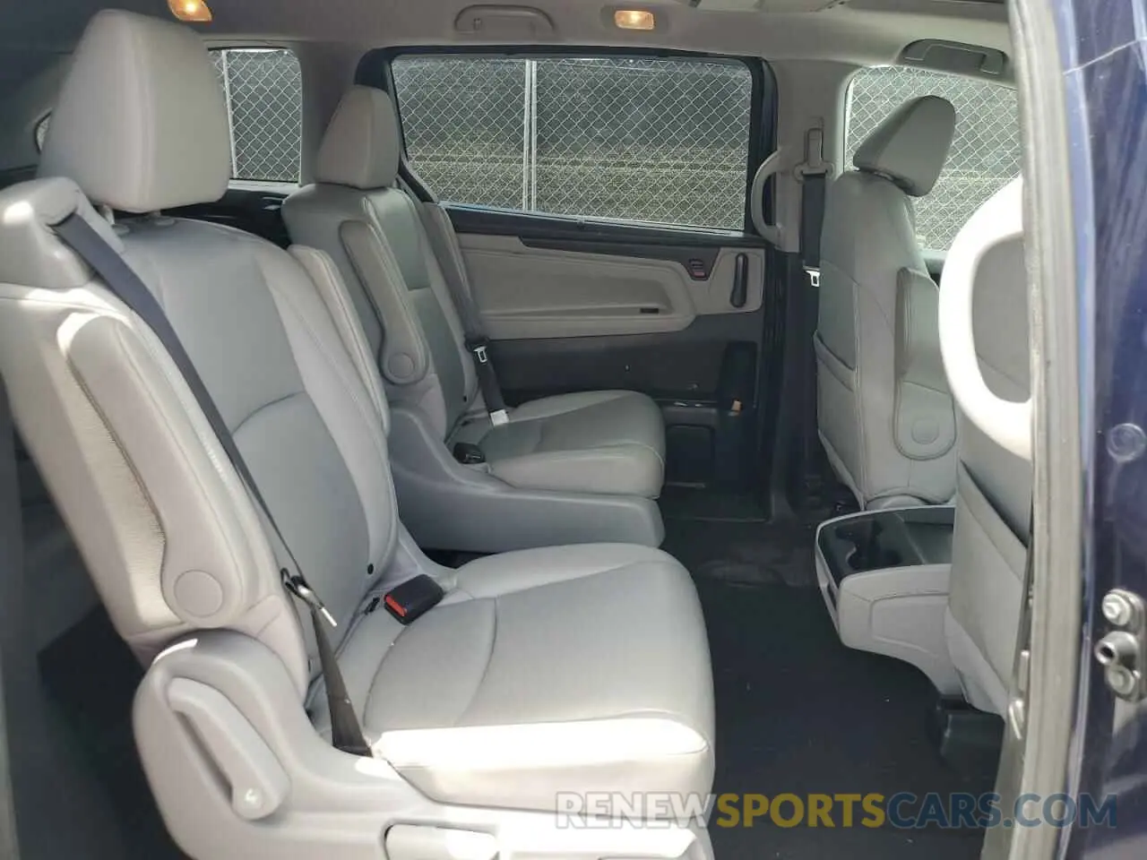 11 Photograph of a damaged car 5FNRL6H73KB073970 HONDA All Models 2019
