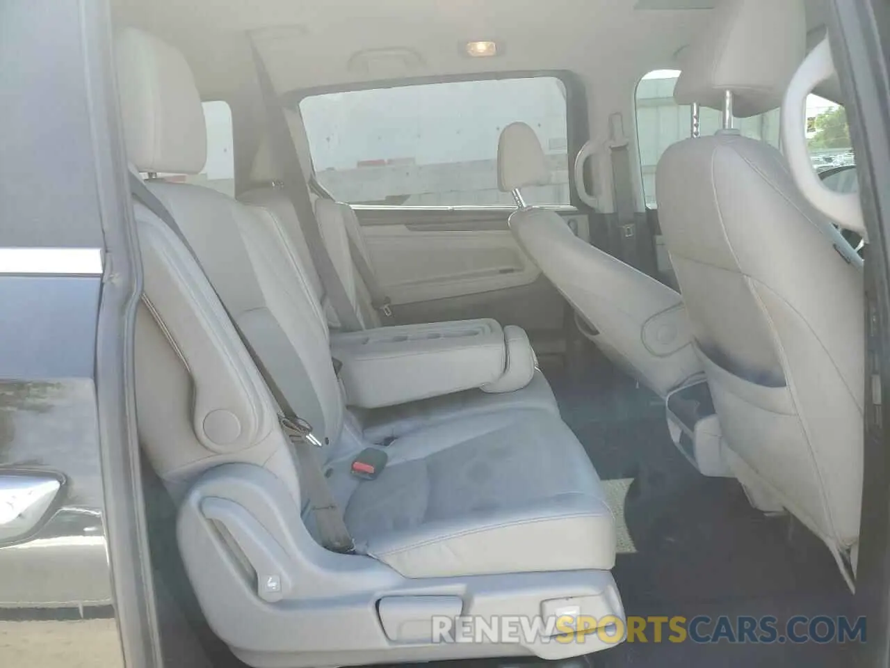 10 Photograph of a damaged car 5FNRL6H73KB103467 HONDA All Models 2019