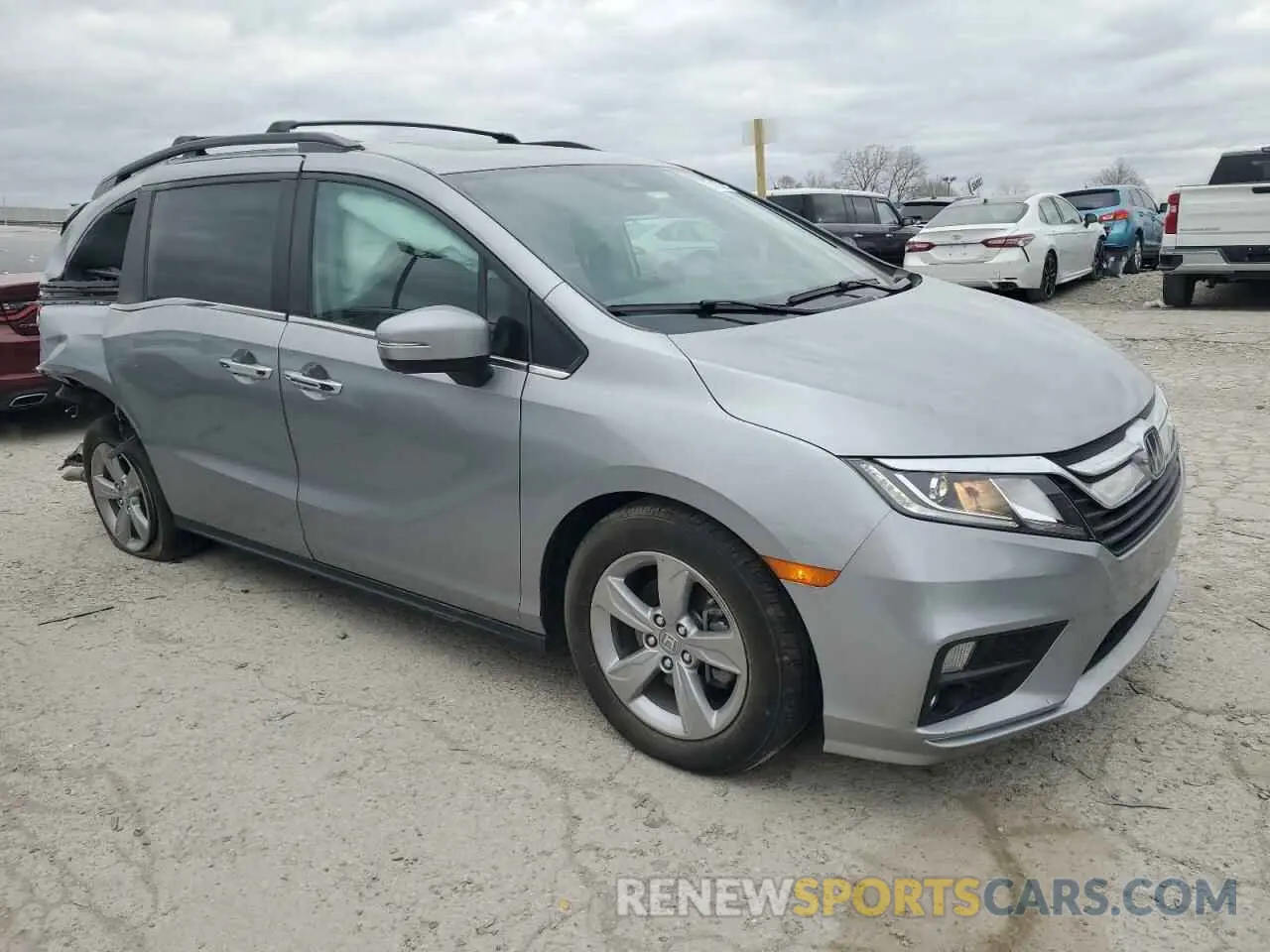 4 Photograph of a damaged car 5FNRL6H73KB121127 HONDA All Models 2019