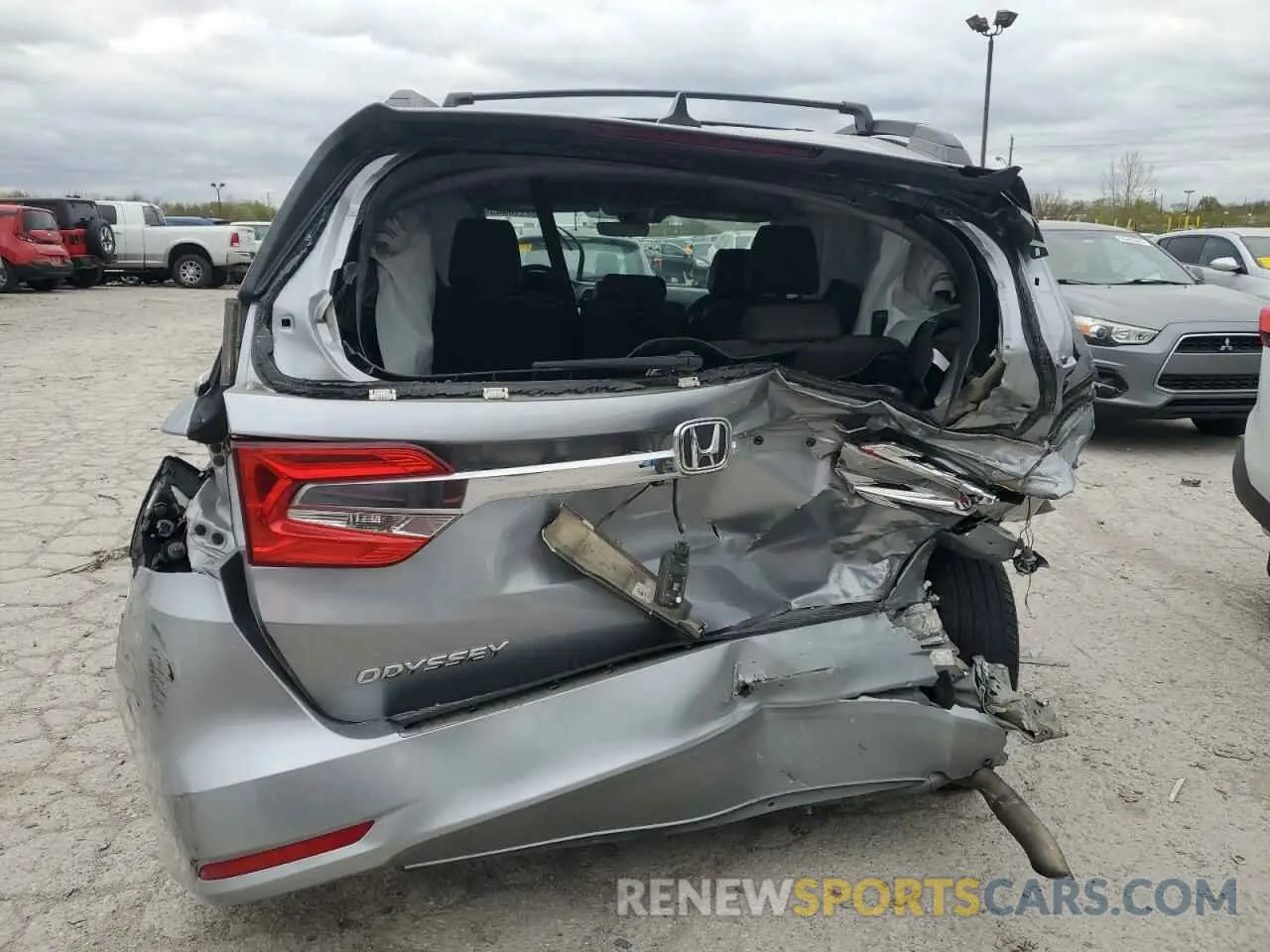 6 Photograph of a damaged car 5FNRL6H73KB121127 HONDA All Models 2019