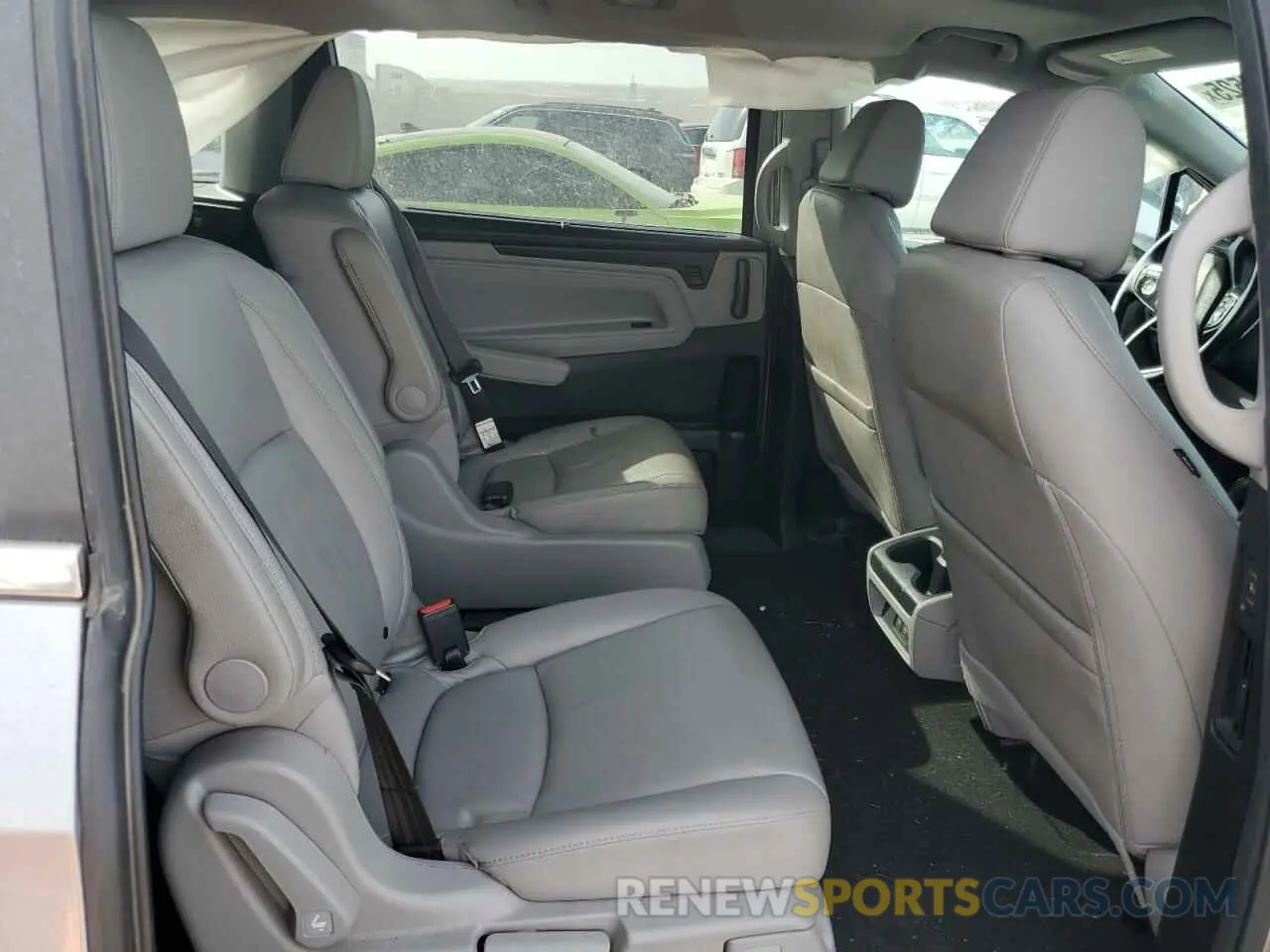 11 Photograph of a damaged car 5FNRL6H73KB129020 HONDA All Models 2019