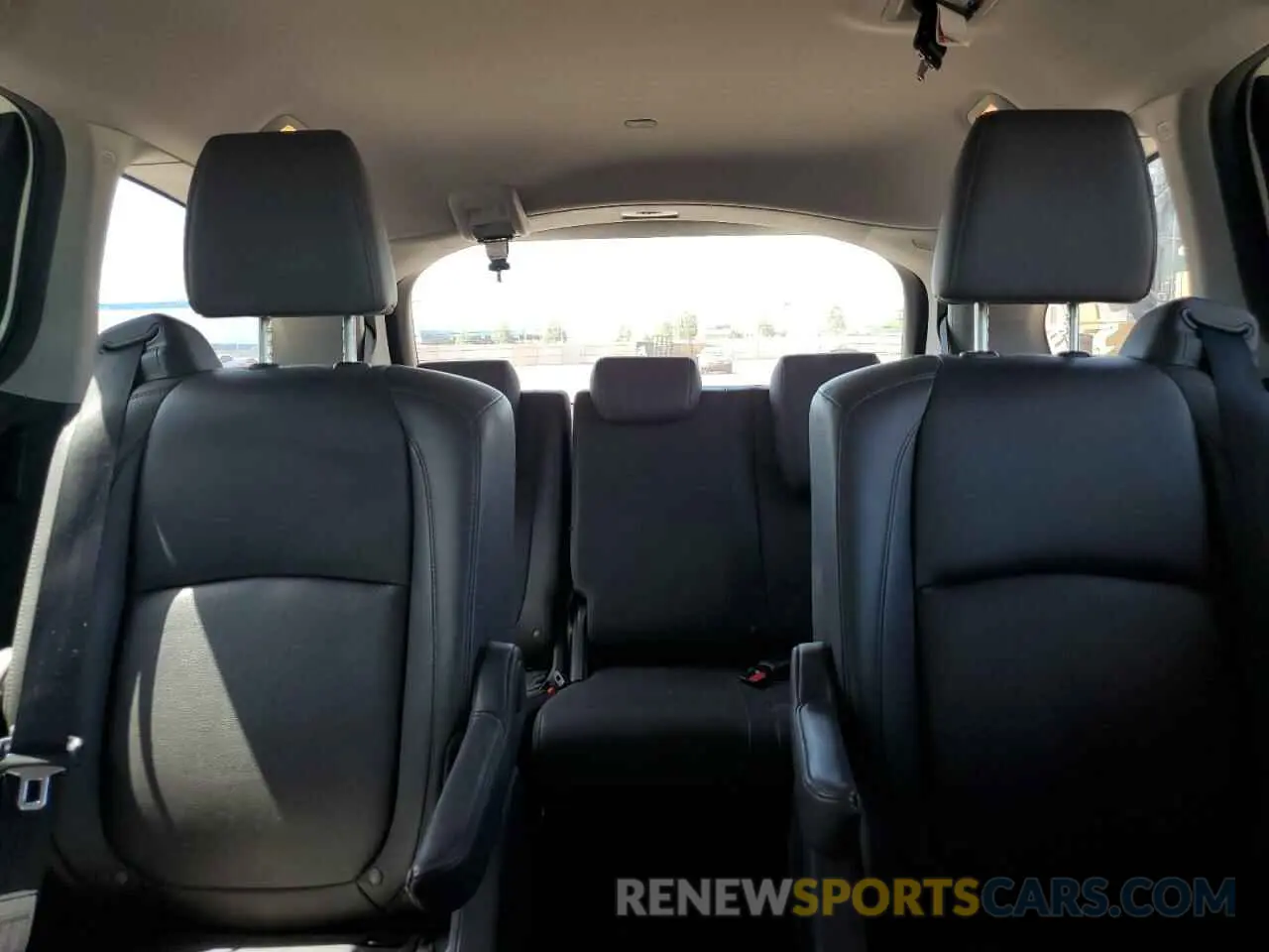 10 Photograph of a damaged car 5FNRL6H74KB026334 HONDA All Models 2019