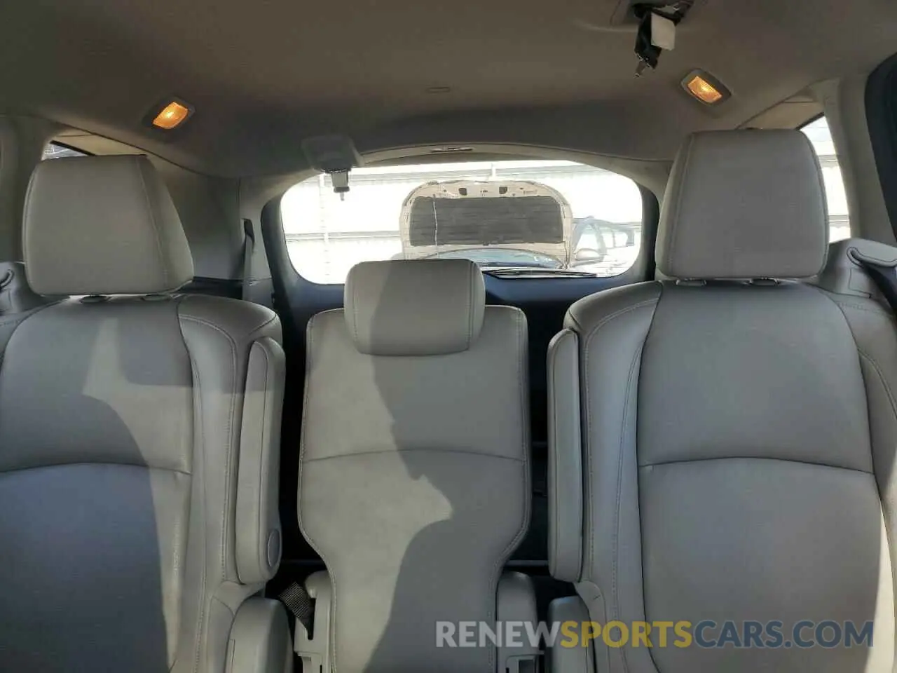 10 Photograph of a damaged car 5FNRL6H74KB077977 HONDA All Models 2019