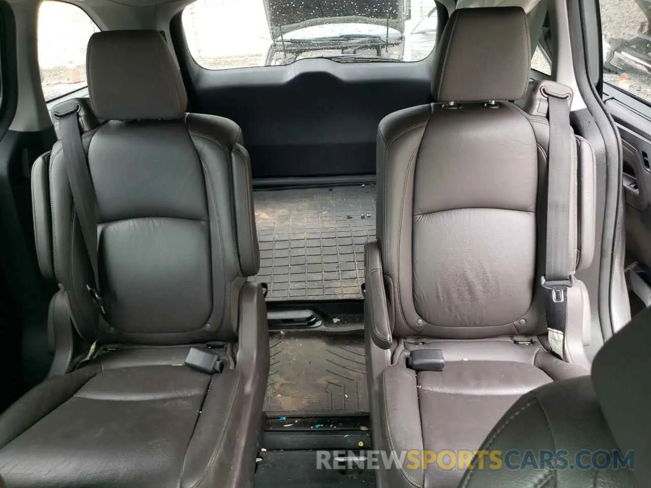 10 Photograph of a damaged car 5FNRL6H74KB117846 HONDA All Models 2019