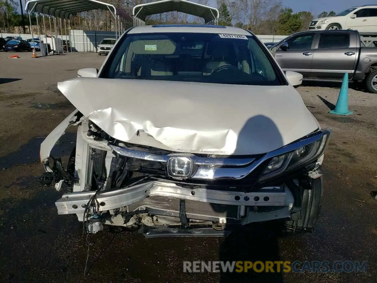 5 Photograph of a damaged car 5FNRL6H75KB017979 HONDA All Models 2019