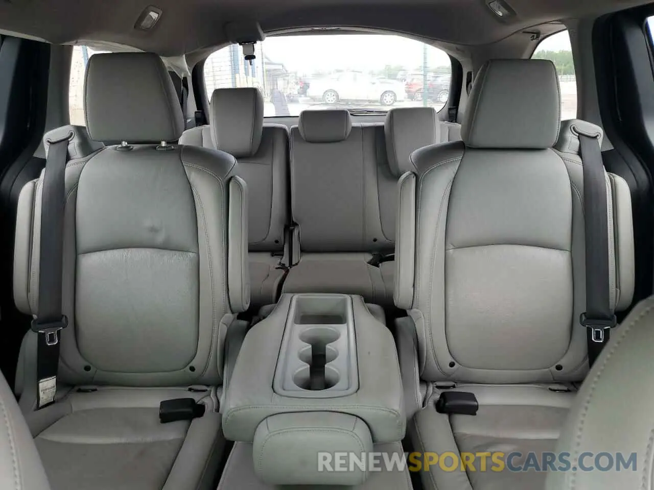 10 Photograph of a damaged car 5FNRL6H75KB048861 HONDA All Models 2019