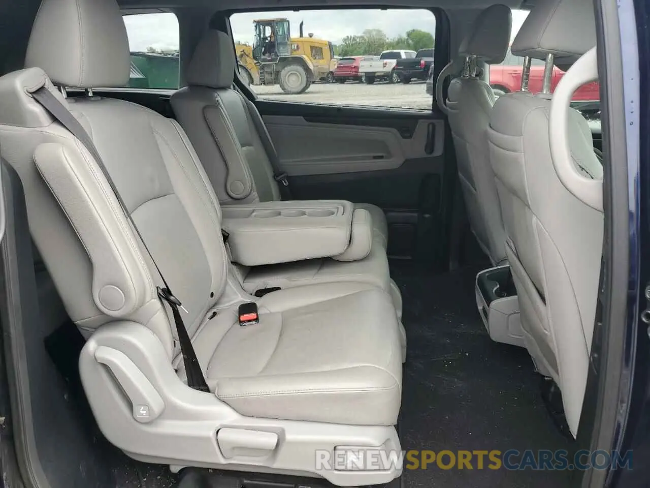 11 Photograph of a damaged car 5FNRL6H75KB048861 HONDA All Models 2019