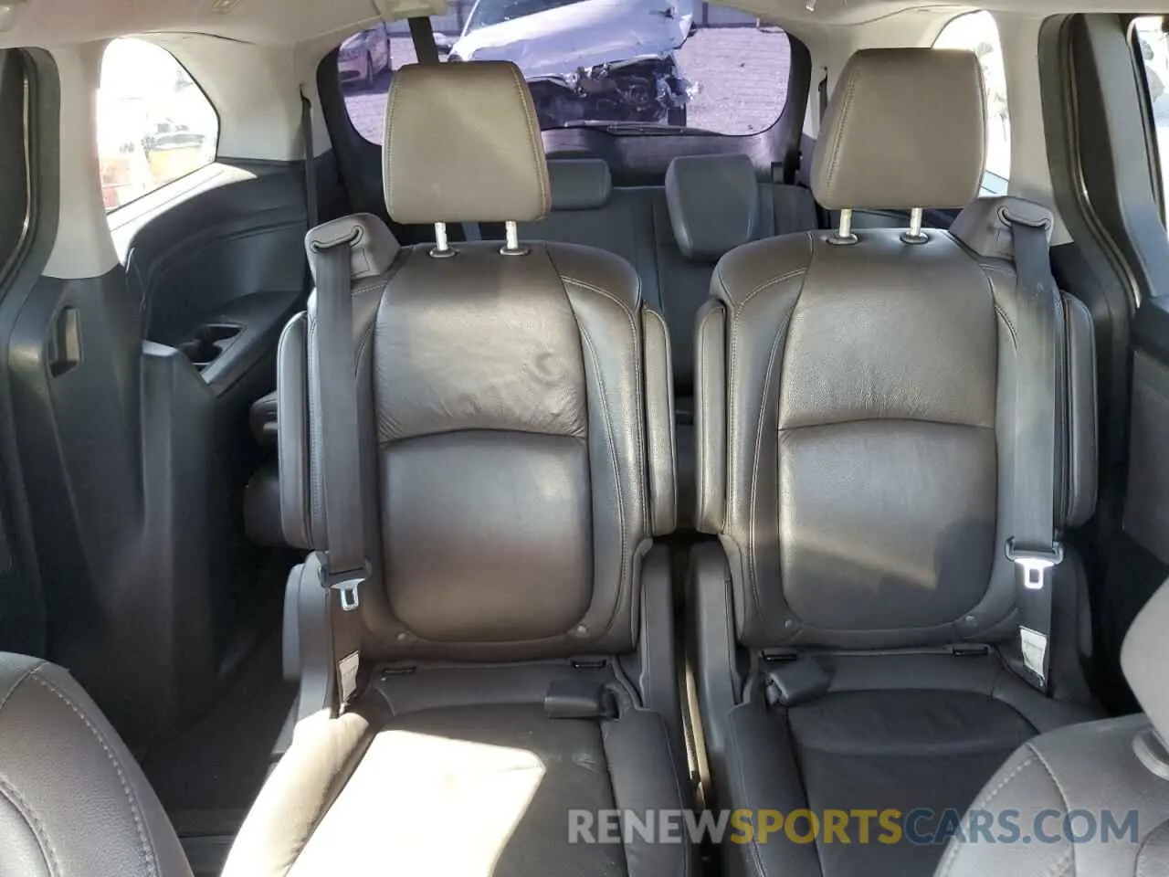 10 Photograph of a damaged car 5FNRL6H75KB082282 HONDA All Models 2019