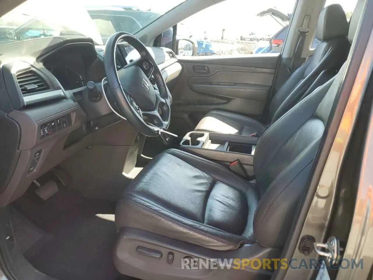 7 Photograph of a damaged car 5FNRL6H75KB082282 HONDA All Models 2019
