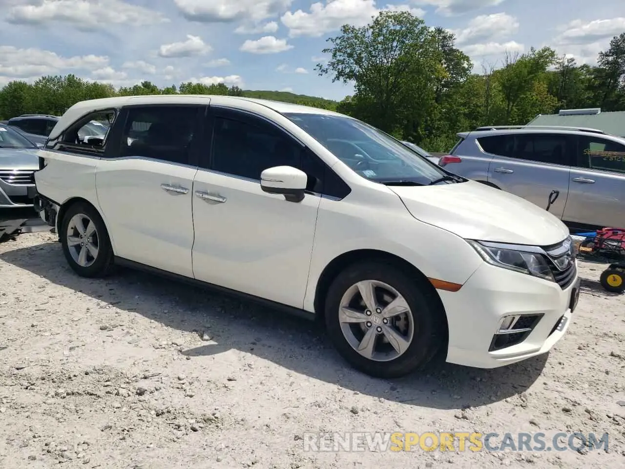 4 Photograph of a damaged car 5FNRL6H75KB102370 HONDA All Models 2019