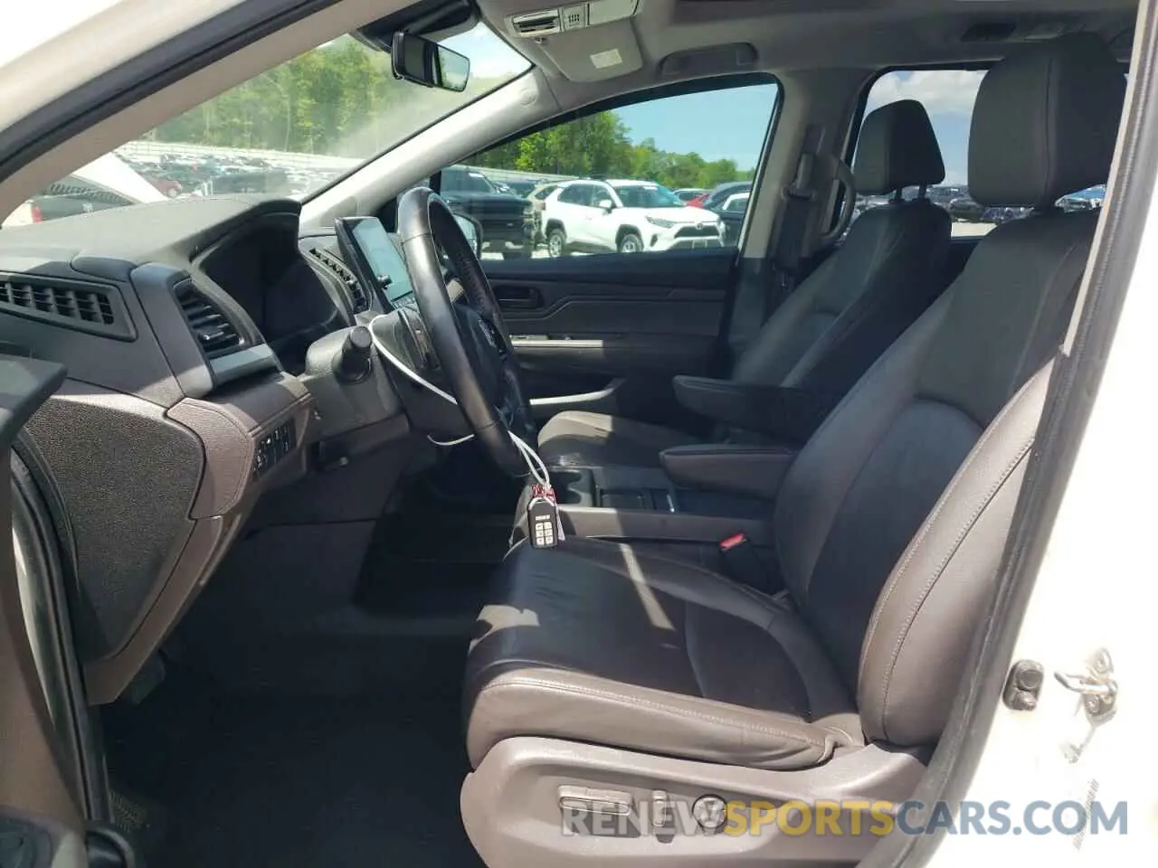 7 Photograph of a damaged car 5FNRL6H75KB102370 HONDA All Models 2019