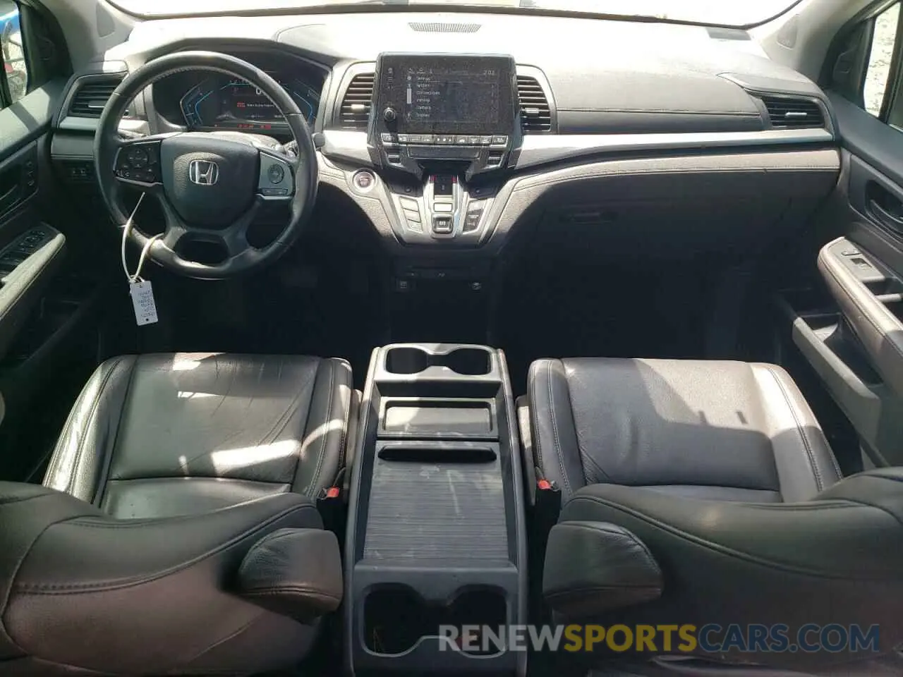 8 Photograph of a damaged car 5FNRL6H75KB102370 HONDA All Models 2019