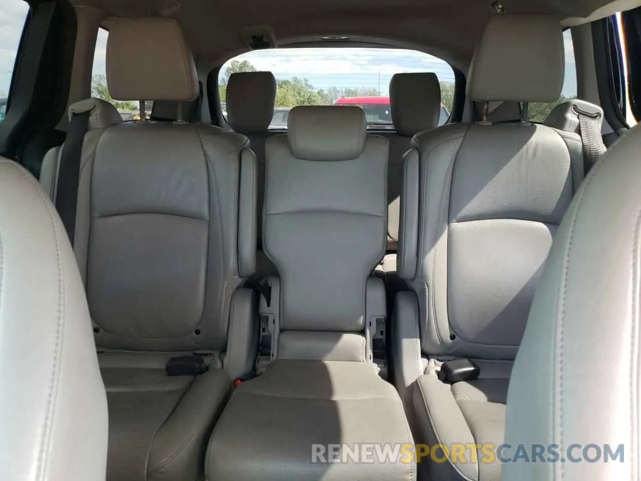 10 Photograph of a damaged car 5FNRL6H76KB044267 HONDA All Models 2019