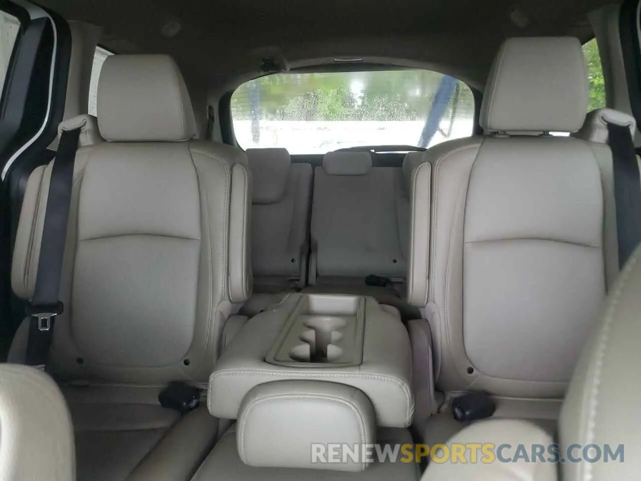 10 Photograph of a damaged car 5FNRL6H76KB045998 HONDA All Models 2019