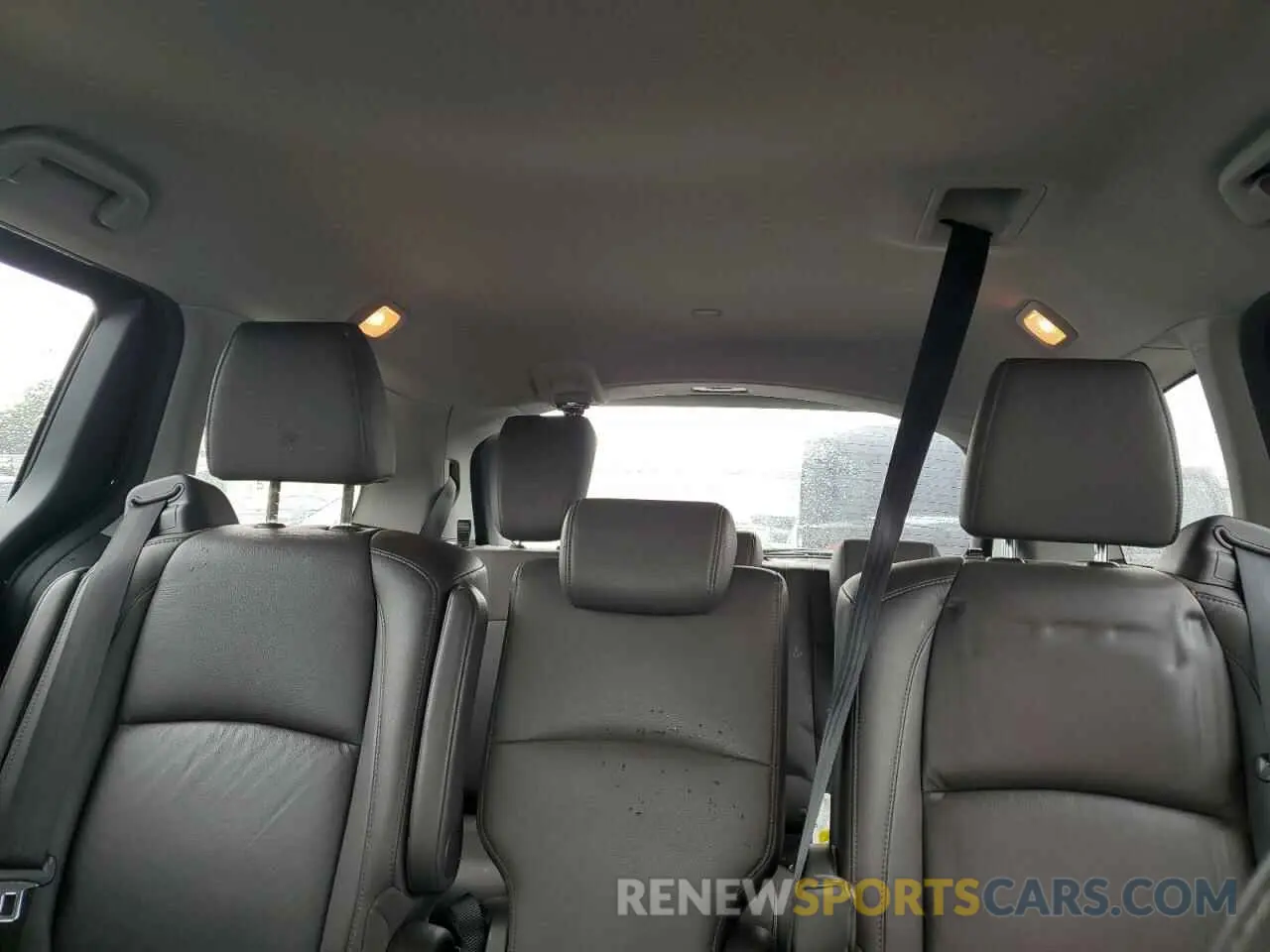 10 Photograph of a damaged car 5FNRL6H76KB124717 HONDA All Models 2019
