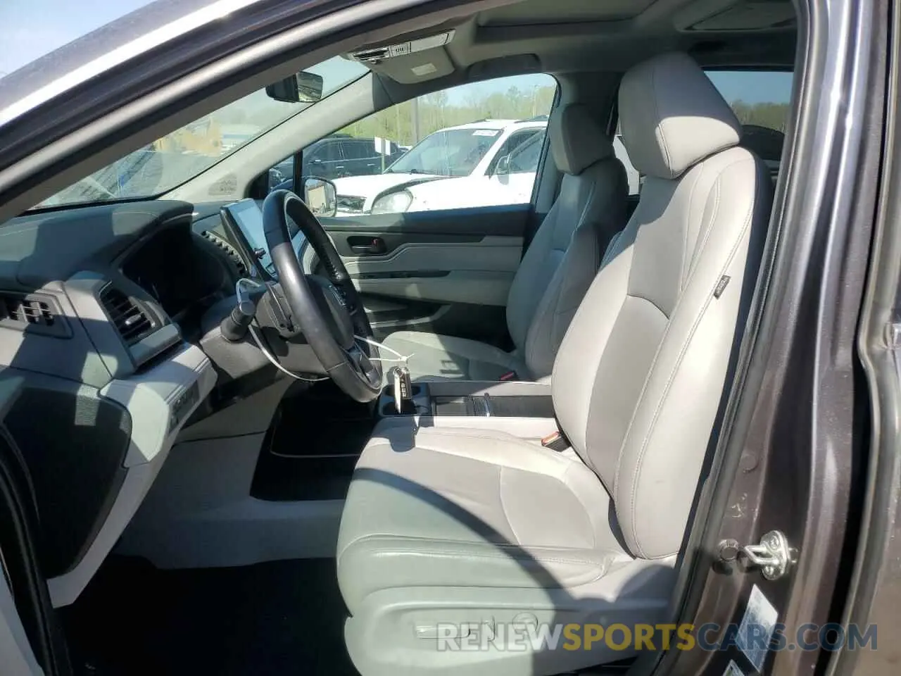 7 Photograph of a damaged car 5FNRL6H77KB040597 HONDA All Models 2019