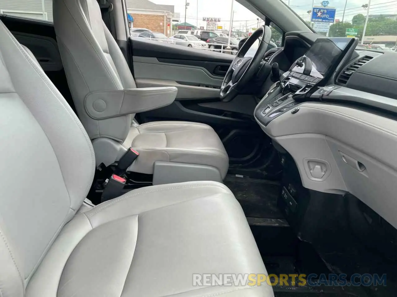 5 Photograph of a damaged car 5FNRL6H77KB122457 HONDA All Models 2019