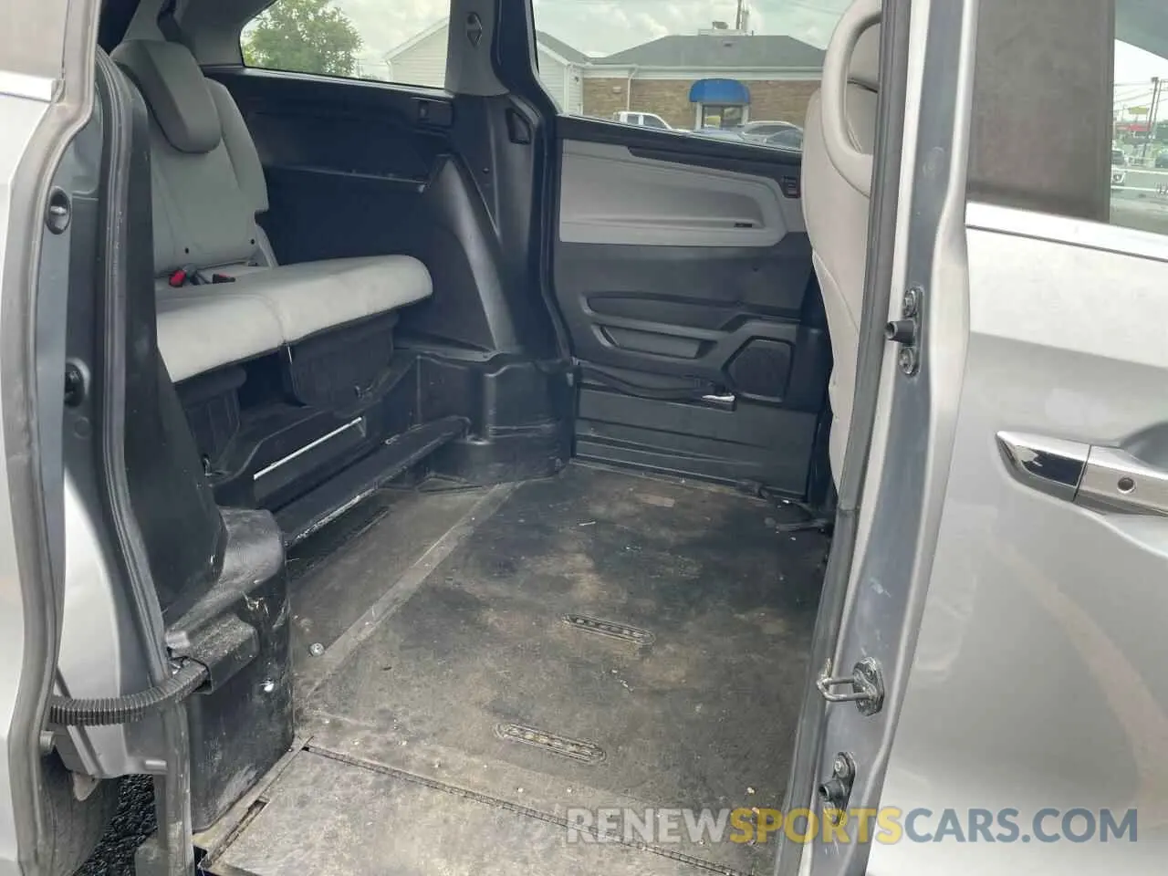 6 Photograph of a damaged car 5FNRL6H77KB122457 HONDA All Models 2019