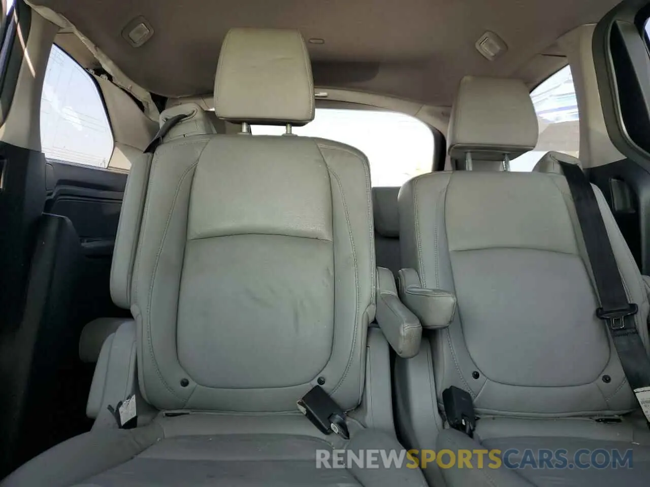 10 Photograph of a damaged car 5FNRL6H78KB136481 HONDA All Models 2019